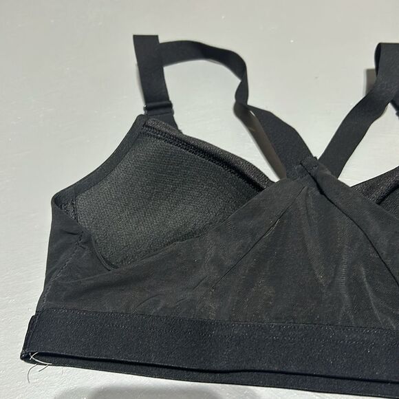 Victoria Sport Bra - Picture 4 of 6